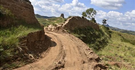 chinese excavator fight|China authorities arrest 2 for smashing shortcut through Great .